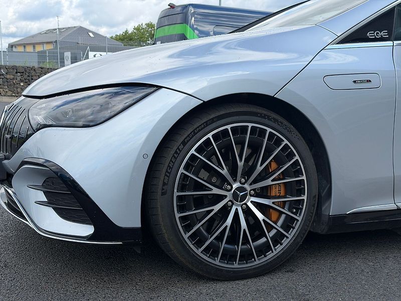 Mercedes-Benz EQE 53 AMG 4MATIC+ - fotka 26 z 38