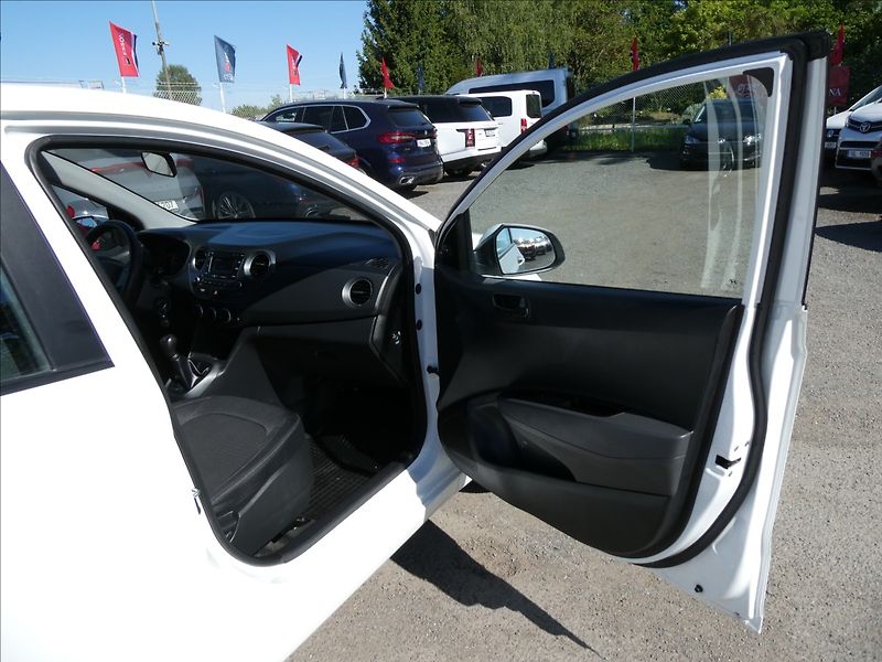 Hyundai i10 1,0 i Family, 2 x kola,klima - fotka 20 z 39
