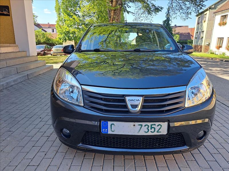 Dacia Sandero 1,2 16V klima - fotka 13 z 39