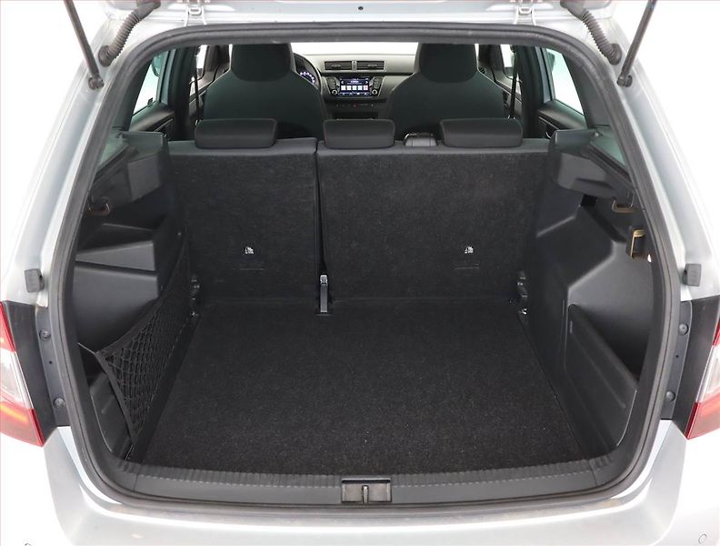 Škoda Fabia (2019) Style Plus 1.0 TSI, Serv.kniha - fotka 14 z 24