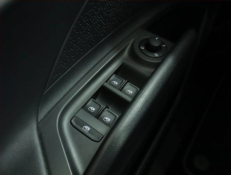 Škoda Enyaq (2023) iV 80x (82 kWh), SoH 91% - fotka 16 z 18