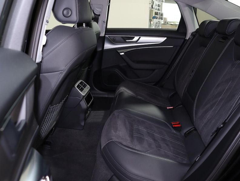 Audi A6 50 TDI quattro Tiptronic - fotka 12 z 26