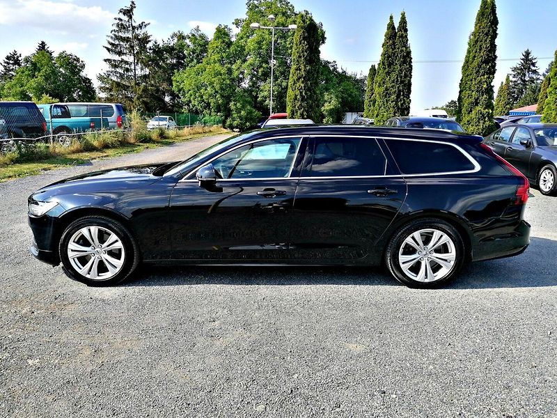 Volvo V90 (2022) 2.0 B4 MHEV Kůže A/T - fotka 7 z 33