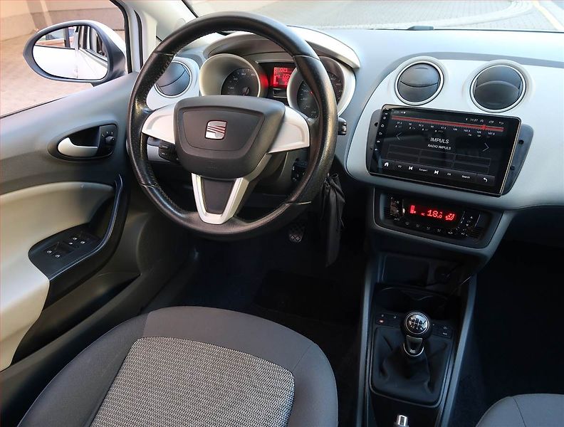 Seat Ibiza (2010) 1.4 16V, po STK, jezdí dobře - fotka 7 z 18