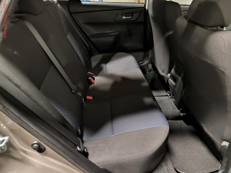 Toyota Auris (2015) 1.3 VVT-i, Cool, +kola - fotka 11 z 17