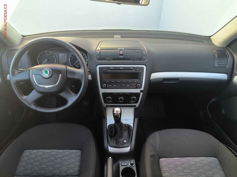 Škoda Octavia (2009) 1.4TSi, ČR, servis.kniha - fotka 8 z 17