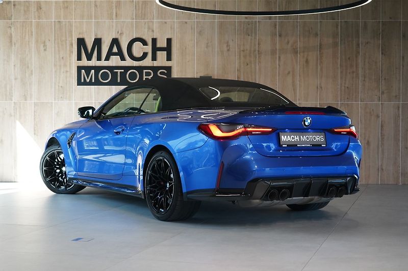 BMW M4 Competition xDrive Convertible - fotka 12 z 45