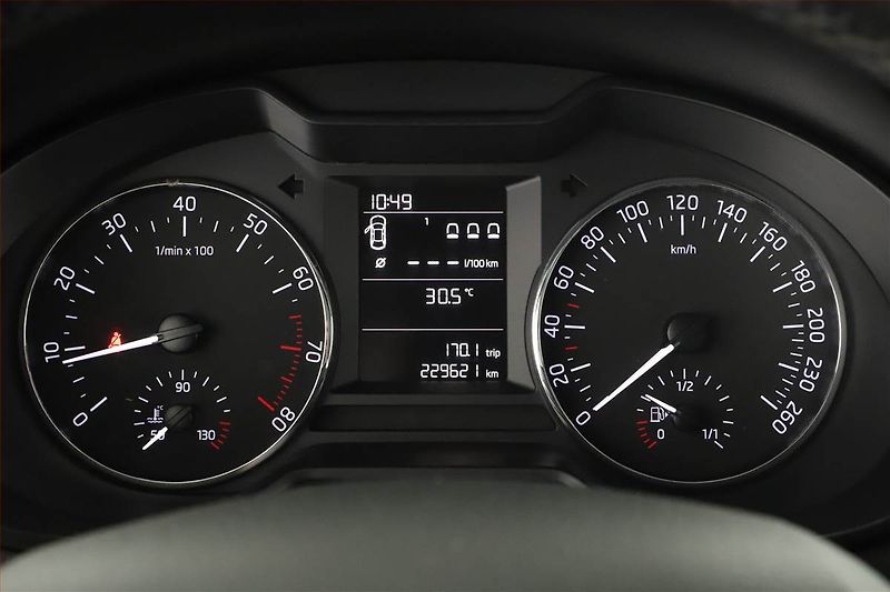 Škoda Octavia (2014) 1.2 TSI, Tempomat - fotka 8 z 12