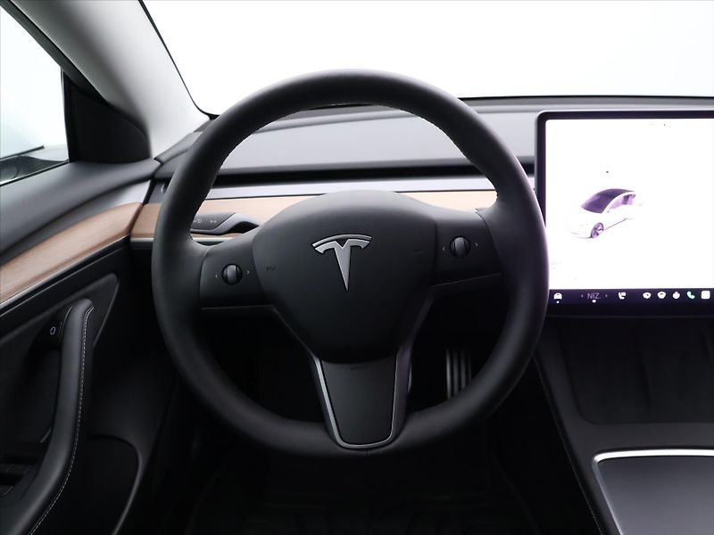 Tesla Model 3 Long Range 79kWh AWD sOH 93,3% - fotka 16 z 31