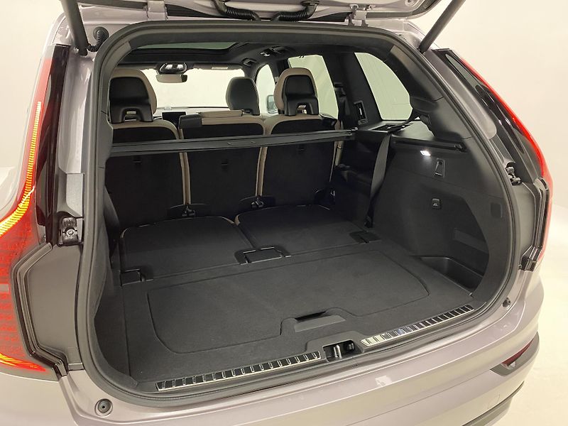 Volvo XC90 B5 AWD DARK ULTRA AUT CZ 7m - fotka 6 z 66
