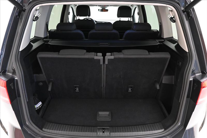 Volkswagen Touran 2,0 TDI 110 KW DSG 7 MÍST Záru - fotka 10 z 34