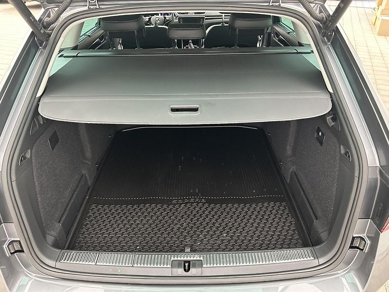 Škoda Superb 2.0 TDI L & K - fotka 28 z 35