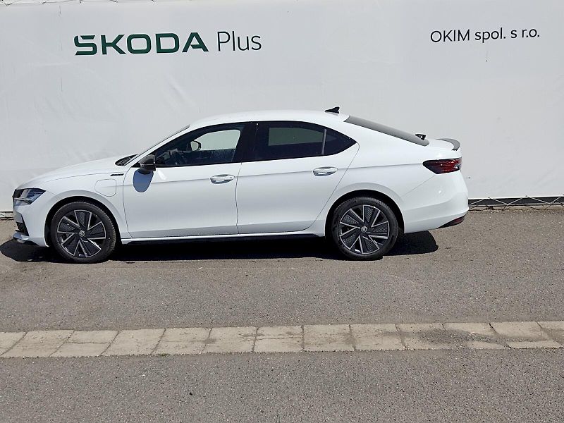 Škoda Superb (2025) iV SportLine 1,5 Tsi 150 Kw DS - fotka 3 z 44