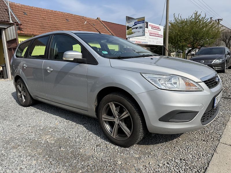 Ford Focus 1.6i 74 KW ALU PEKNY STAV. - fotka 6 z 12
