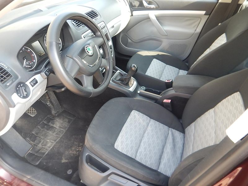 Škoda Octavia 1.4 i 90 kw - fotka 10 z 14
