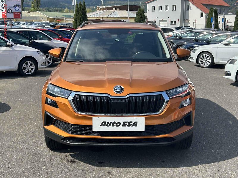 Škoda Karoq (2022) 1.0TSi, ČR, Ambition - fotka 2 z 18