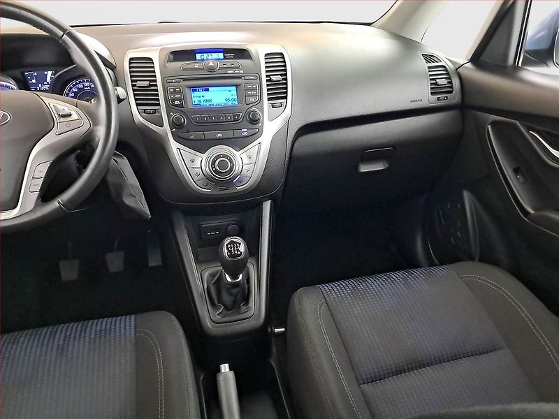Hyundai ix20 (2013) 1.4 CVVT, Park. senzory - fotka 8 z 16