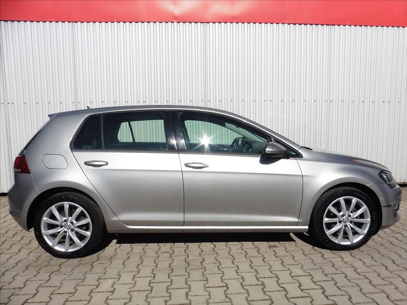 Volkswagen Golf 1.4 TSi Highline 1.maj - fotka 6 z 12