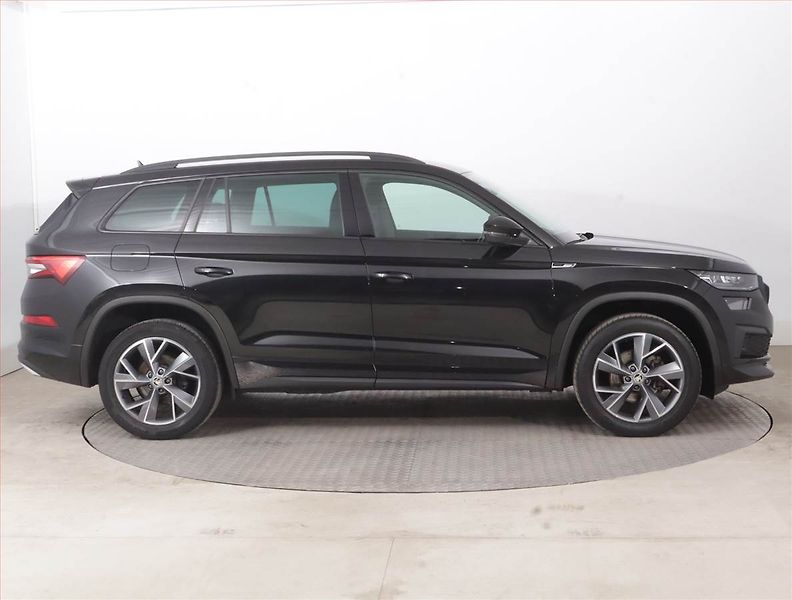 Škoda Kodiaq (2022) Sportline 1.5 TSI - fotka 6 z 18
