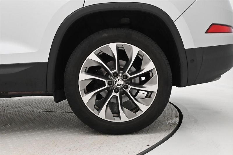 Škoda Kodiaq 2,0 TDI 147 kW DSG 4x4 TAŽNÉ Z - fotka 33 z 33