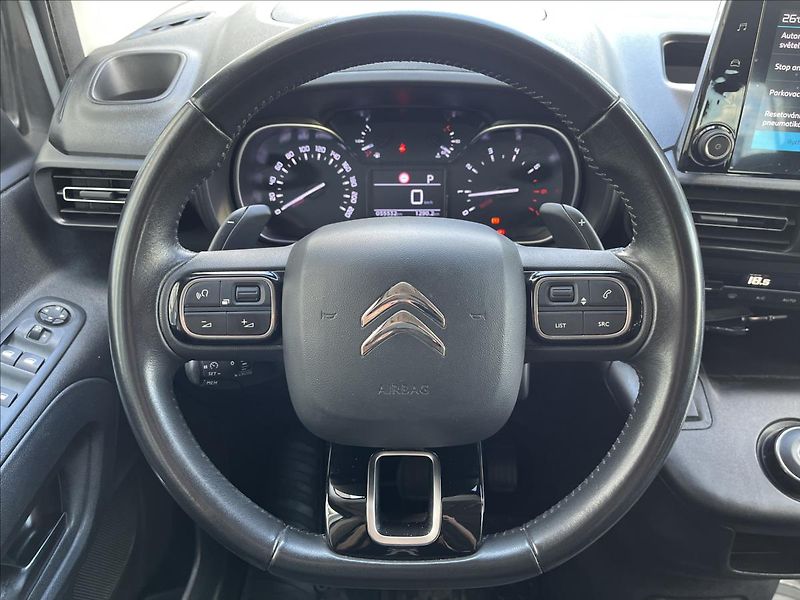 Citroën Berlingo 1,5 BlueHDi  EAT8 SHINE PROFI+ - fotka 12 z 22