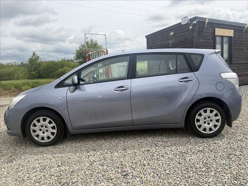 Toyota Verso 2,0 D-4D 93kW DIGIKLIMA 6KVALT - fotka 8 z 26