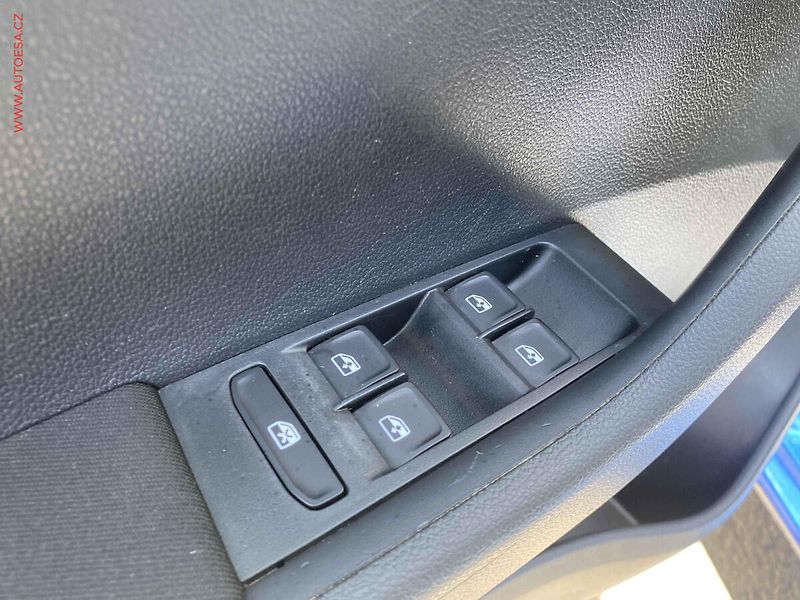 Škoda Fabia (2015) 1.2 TSi, ČR, Style, DSG - fotka 13 z 17