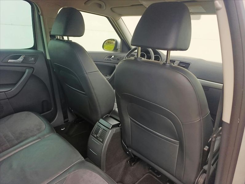 Škoda Yeti 1,6 TDi Aut.klima,Navi.Kůže - fotka 23 z 35