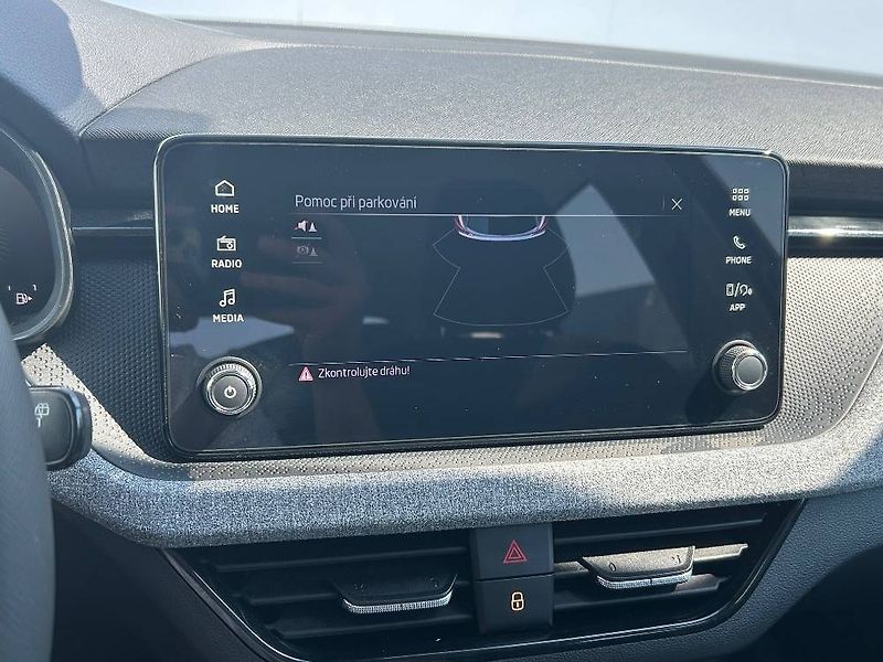 Škoda Kamiq Selection 6MP 1,0TSI - fotka 16 z 23