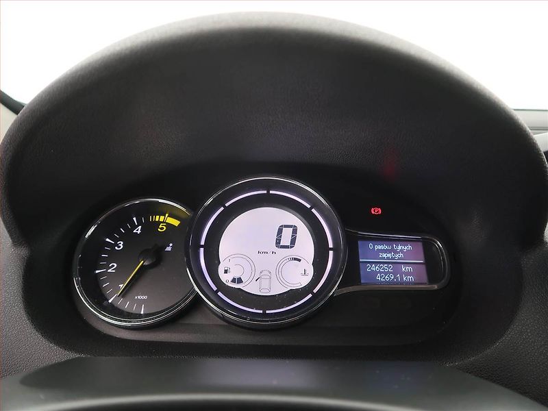 Renault Mégane (2012) 1.6 dCi, nová STK, jezdí dobře - fotka 11 z 15