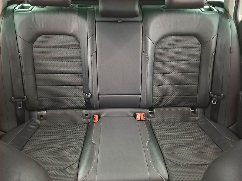 Volkswagen Golf (2014) 2.0 TDI, Navi, Xenony - fotka 10 z 22