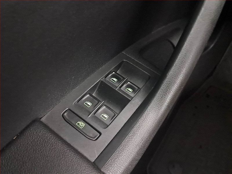 Škoda Octavia (2013) 2.0 TDI, Automat, Xenony - fotka 19 z 19