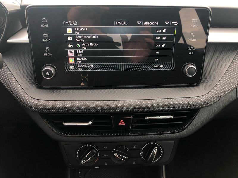 Škoda Fabia 1.0 MPi Selection - fotka 20 z 29