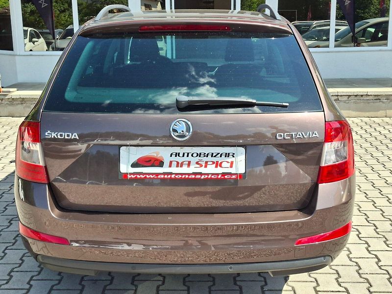 Škoda Octavia (2014) 1.4TSI 103kW 6MAN -1.MAJITEL - fotka 7 z 40