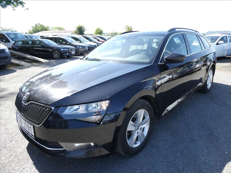 Škoda Superb 1,6 TDi DPH 2x kola,po servise - fotka 3 z 34