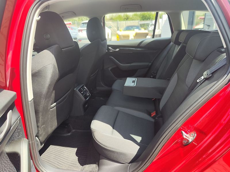 Škoda Octavia 1.5 TSI/85kW Selection - fotka 11 z 32