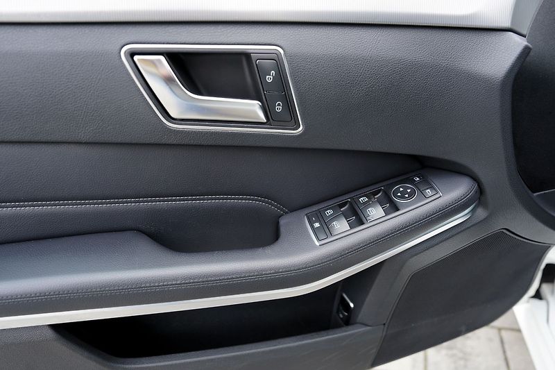 Mercedes-Benz Třídy E E 220d Avantgarde/kůže/AT/ČR - fotka 17 z 36