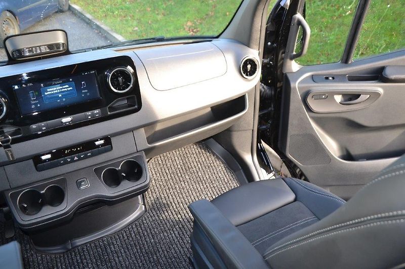 Mercedes-Benz Sprinter 319 Camper Family - fotka 22 z 51