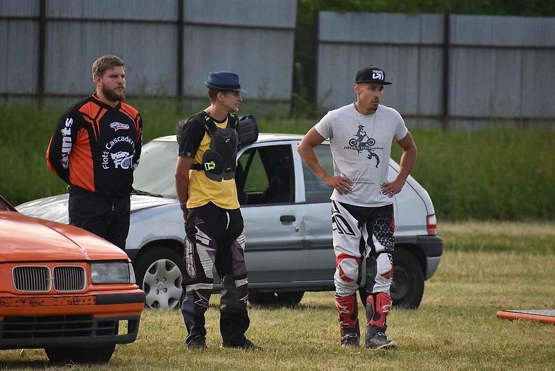 Kaskadéři z Flott Cascaders team předvedli v Bruntále své klasické autorodeo 25. června. V České Vsi vystoupí 28. června a v Bludově 1. července.