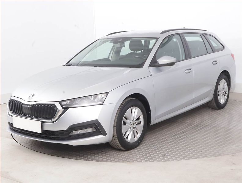 Škoda Octavia (2022) Ambition 2.0 TDI, ČR,1.maj - fotka 2 z 15
