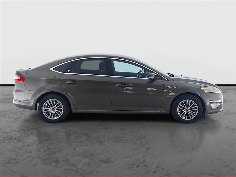 Ford Mondeo (2010) 2.0 TDCi, Automat, Tažné - fotka 6 z 20