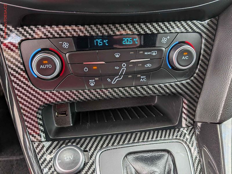 Ford Focus (2016) 2.0 TDCI, ČR, AT, bixen - fotka 16 z 18