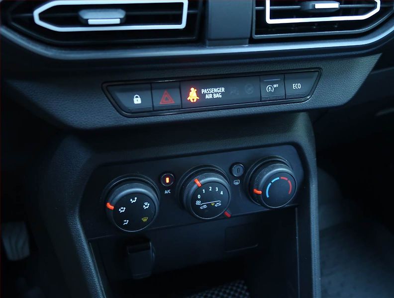 Dacia Sandero (2023) 1.0 TCe, LPG, ČR,1.maj - fotka 20 z 20