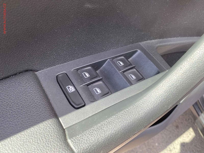 Škoda Octavia (2014) 1.6 TDi, Ambition, navi - fotka 13 z 18