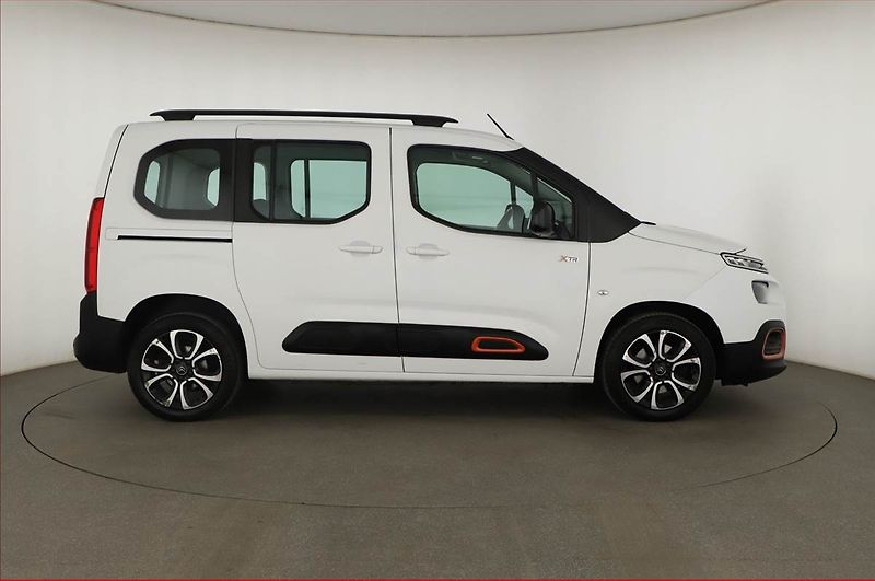 Citroën Berlingo (2019) Feel 1.5 BlueHDi, 5Míst, ČR - fotka 6 z 14