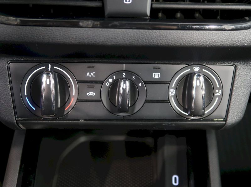 Škoda Kamiq (2022) AMBITION 1.0TSI 81KW - fotka 23 z 32
