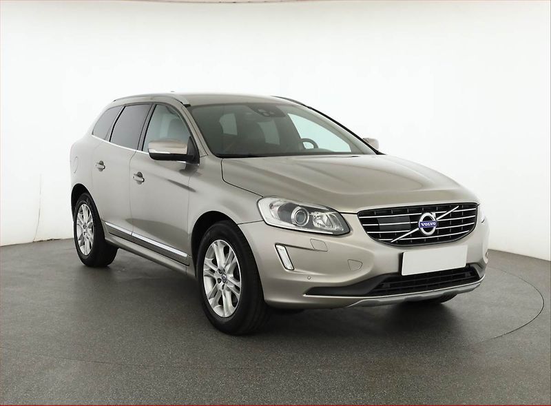 Volvo XC60 (2015) Summum D5, 4X4, Automat - fotografie inzerátu