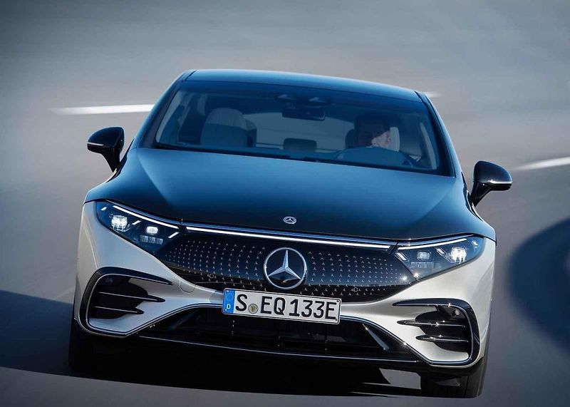 Pražská premiéra Mercedesu EQS