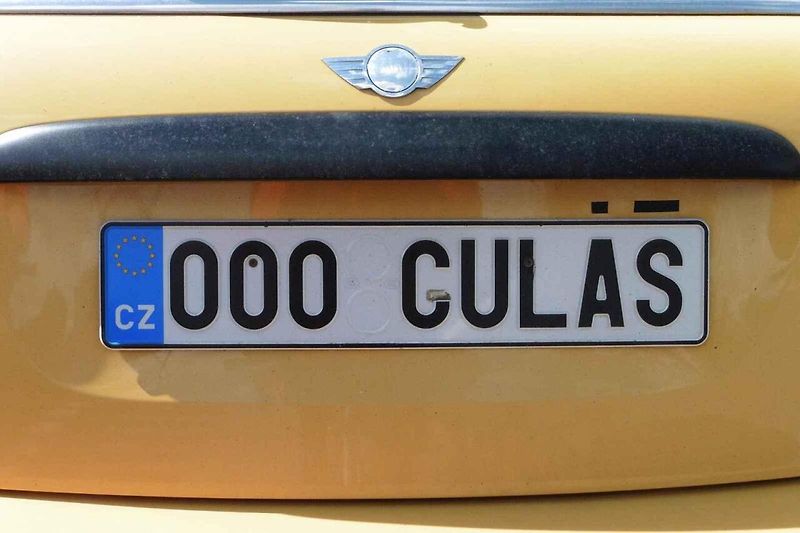 Značky na přání jsou vydávány od roku 2016.