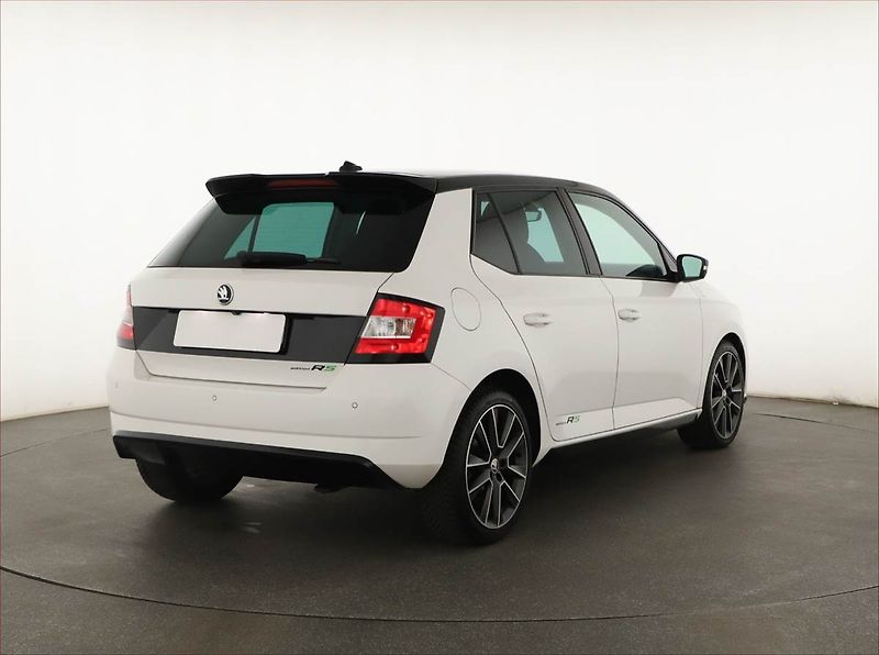 Škoda Fabia (2018) R5 1.4 TSI, Automat, Navi - fotka 5 z 17